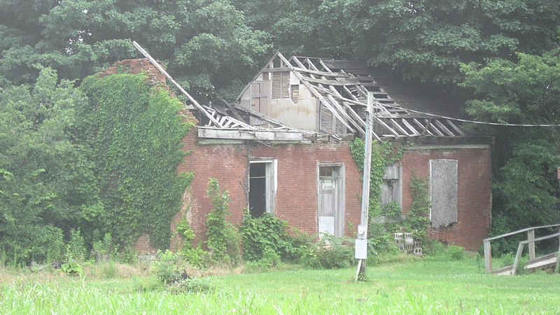 File:Bates House near Bedford.jpg