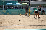 Deutsch: Beachvolleyball bei den Olympischen Jugendspielen 2018; Tag 11, 17. Oktober 2018; Jungen, Spiel um Platz 3 – Argentinien-Ungarn 2:0 (21–15/21–15) English: Beach volleyball at the 2018 Summer Youth Olympics at 17 October 2018 – Bronze Medal Match – Argentina-Hungary 2:0 (21–15/21–15)