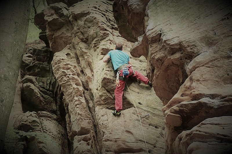 File:Berdorf, Wanterbaach climbing (105).jpg