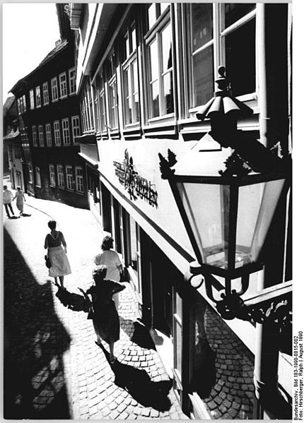 File:Bundesarchiv Bild 183-1990-0815-002, Erfurt, Krämerbrücke.jpg