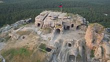 Archivo: Burg Regenstein Castle y Sandhutsche no cortados Flight Inspire 1.webm