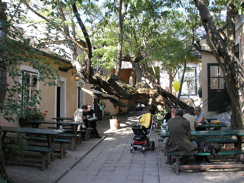 File:Buschenschank Pötzleinsdorf Sept. 2006 007.jpg