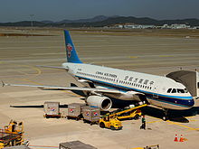 Airbus A320 China Southern Airlines у телетрапа