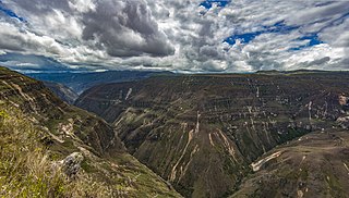 Cañon del Sonche desde Mirador de Huancas.jpg