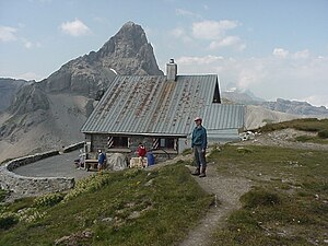 Cabane Rambert with Petit Muveran