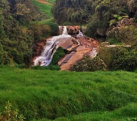 Vodopád řeky Guadalupe v Santa Rosa de Osos (Antioquia).jpg