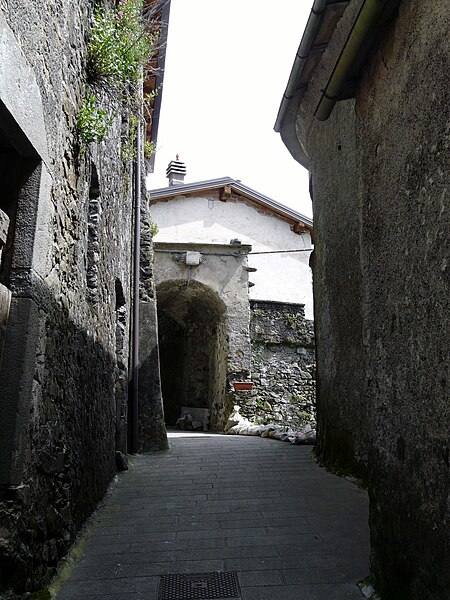 File:Cassana (Borghetto di Vara)-paese1.jpg