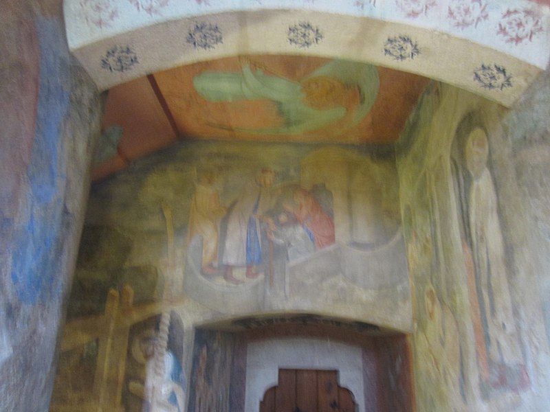 File:Chapel of Karlshtein 7.JPG