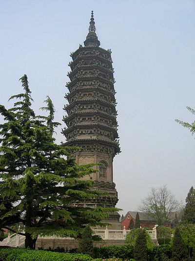 La pagode Chengling de Zhengding, province du Hebei, construite entre 1161 et 1189.