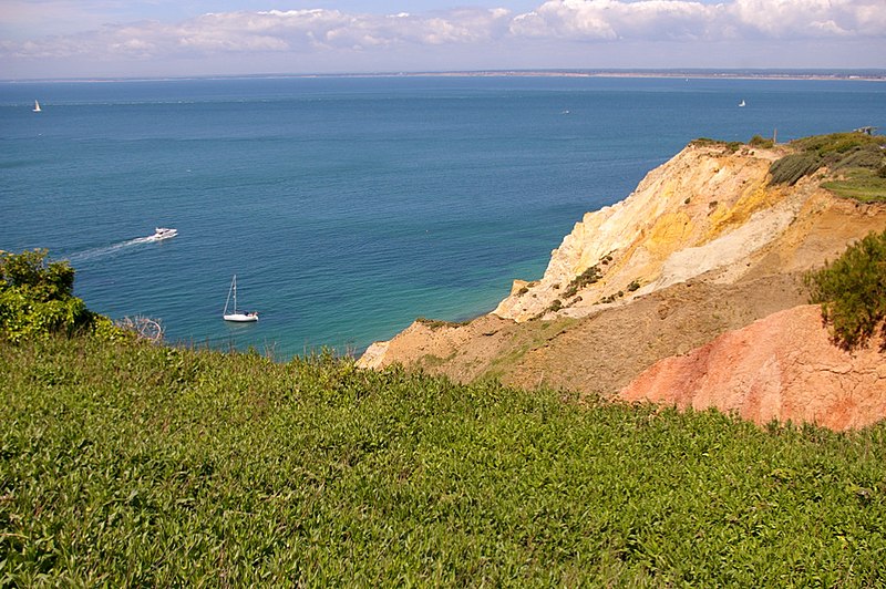 File:Cliffs at Alum Bay, Isle of Wight - geograph.org.uk - 1727118.jpg