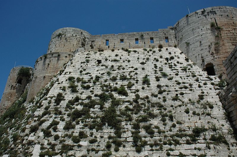 File:Crac des Chevaliers and Qal’at Salah El-Din-114033.jpg