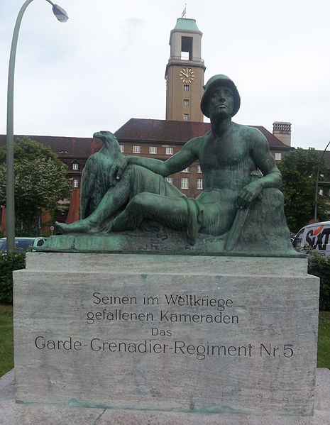 File:Denkmal des Garde-Grenadier-Regiments Nr.5-4.jpg