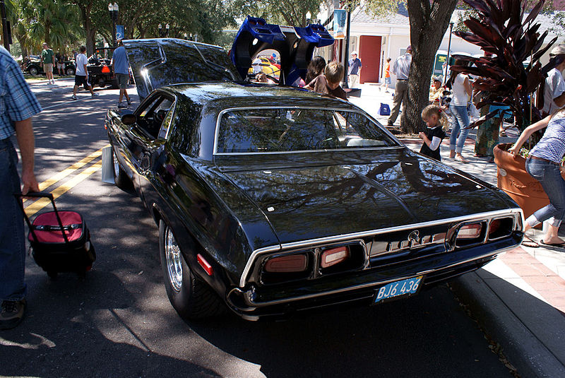 File:Dodge Challenger 1974 LSideRear Lake Mirror Cassic 16Oct2010 (14878458370).jpg