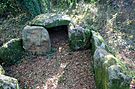 Dolmen mit Seitenkammern von Locqueltas