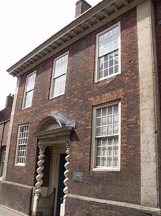 <span class="mw-page-title-main">Clifton House, King's Lynn</span> Grade I listed house in Kings Lynn, England