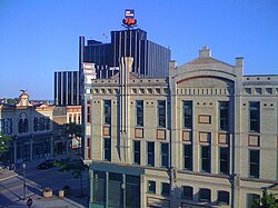 Sheboygan's downtown looking southeast along N. 8th St. , from Mead Public Library's top floor. The city's tallest building, the یو. اس. بانکورپ Building, is in the background.