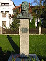 Polski: Pomnik Edwarda Dembowskiego na Placu Lasoty w Krakowie.