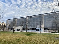 Eisenhower Memorial Washington DC rivolto a sud.jpg