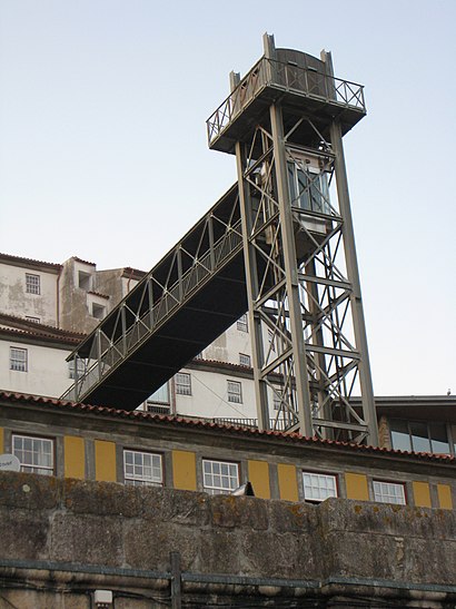 How to get to Ascensor da Ribeira with public transit - About the place