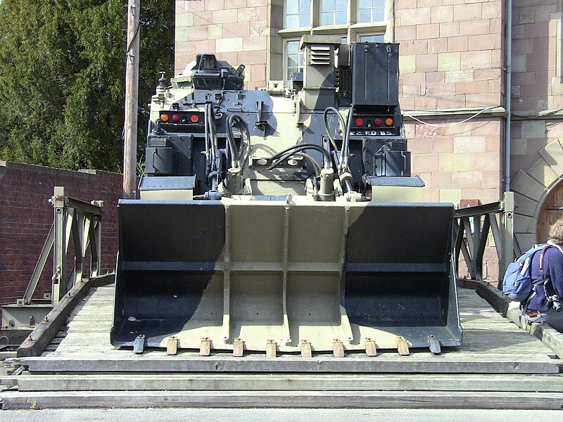 File:Engineer vehicle at Monmouth Regimental Museum.JPG