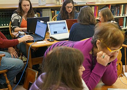 Washington D.C. Wikimedians at the National Museum of Women in the Arts at the Betty Boyd Dettre Library and Research Center.