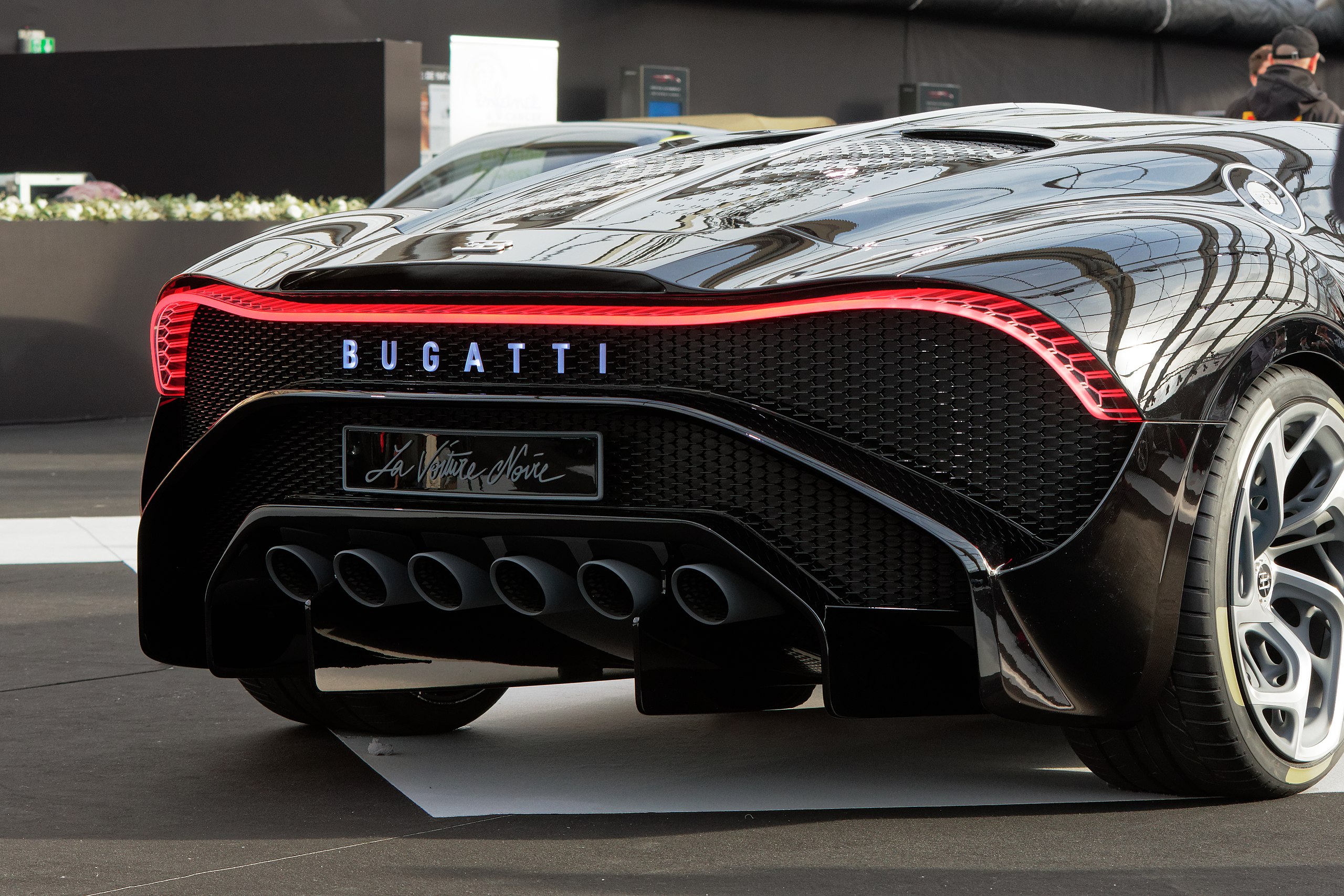 Новая bugatti