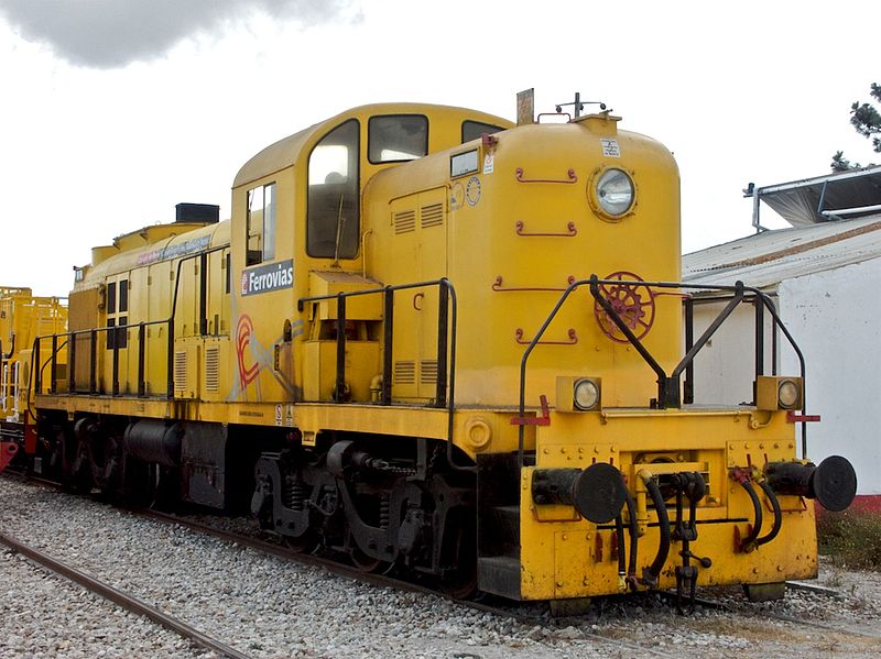 File:Flickr - nmorao - Locomotiva 1512, Estação do Poceirão, 2008.08.31 (2).jpg