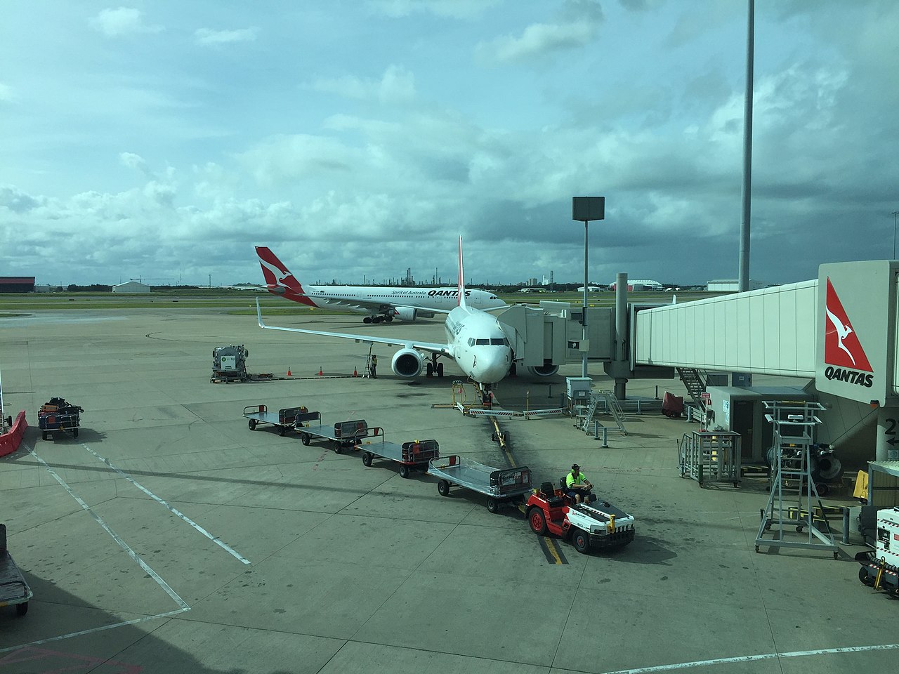 how much is a flight from brisbane to sydney