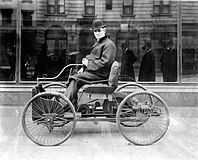 הנרי פורד נוהג ב"פורד קוואדריסייקל", 1896