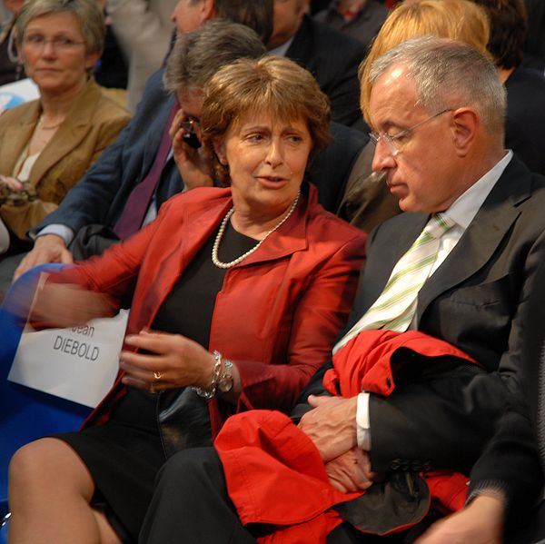 File:Françoise de Veyrinas & Alain Lamassoure - Sarkozy's meeting in Toulouse for the 2007 French presidential election 0077 2007-04-12.jpg