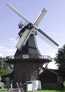 [3] eine Holländerwindmühle mit Galerie