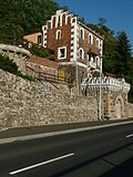 Gasthaus Geipelburg (formerly): Gatehouse of the Geipelburg (the nearby Gasthaus Geipelburg demolished in 1938), with retaining walls