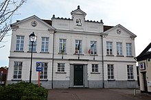 Bestand:Gemeentehuis_en_vredegerecht_Zandhoven.JPG