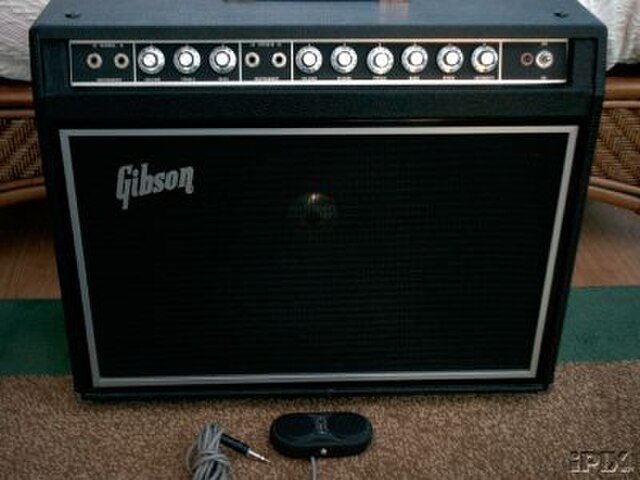 A small Gibson "combo" amplifier.