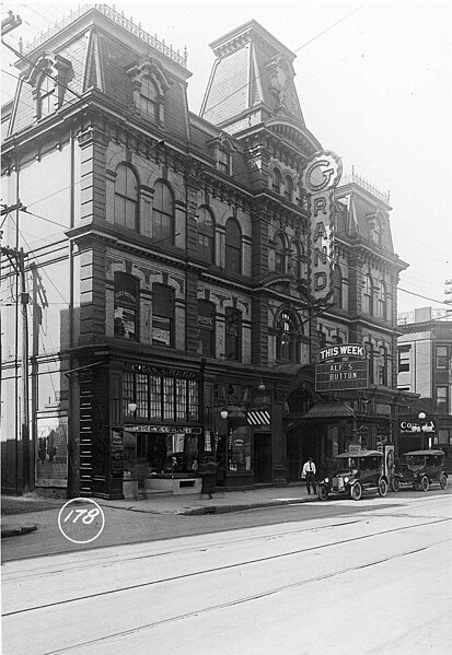 File:Grand Opera House in 1921.jpg