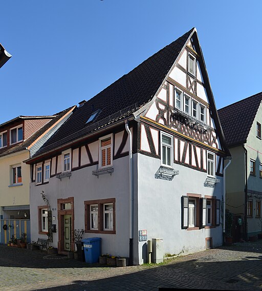 Groß-Steinheim, Bickenstraße 1