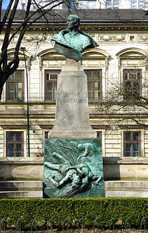 Grotger bust in Kraków.jpg
