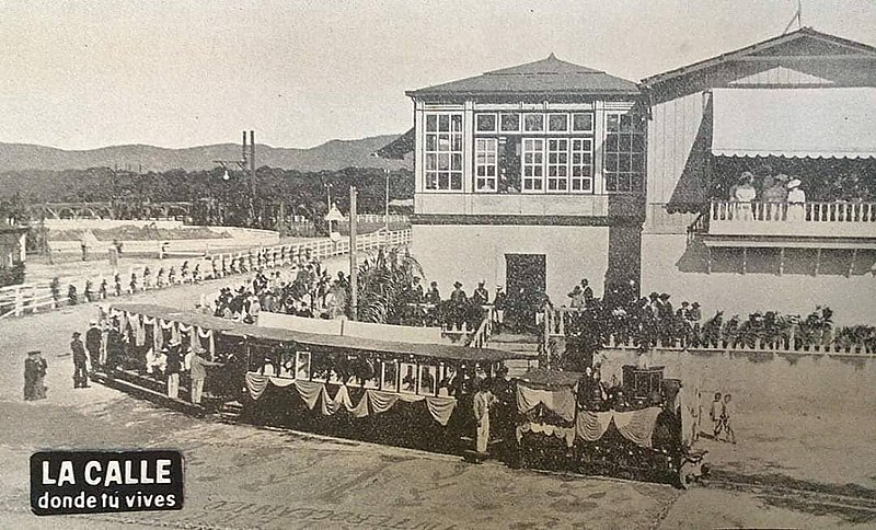 File:Guatemala - Trencito en el Hipódromo del Norte en las celebraciones de la inauguración del Ferrocarril intereoceanico (1908).jpg