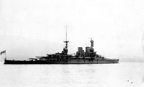 Repulse moored at Vancouver during her 1923–1924 world cruise.