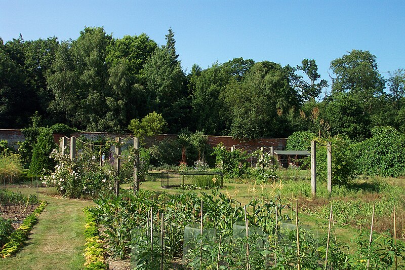 File:Harris Garden Walled Garden.JPG