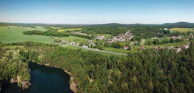 File:Haselbachtal Häslich Aerial Pan.jpg