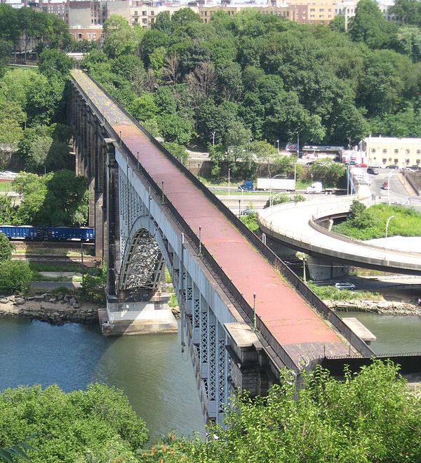 View of the closed bridge from Highbridge Park in 2008