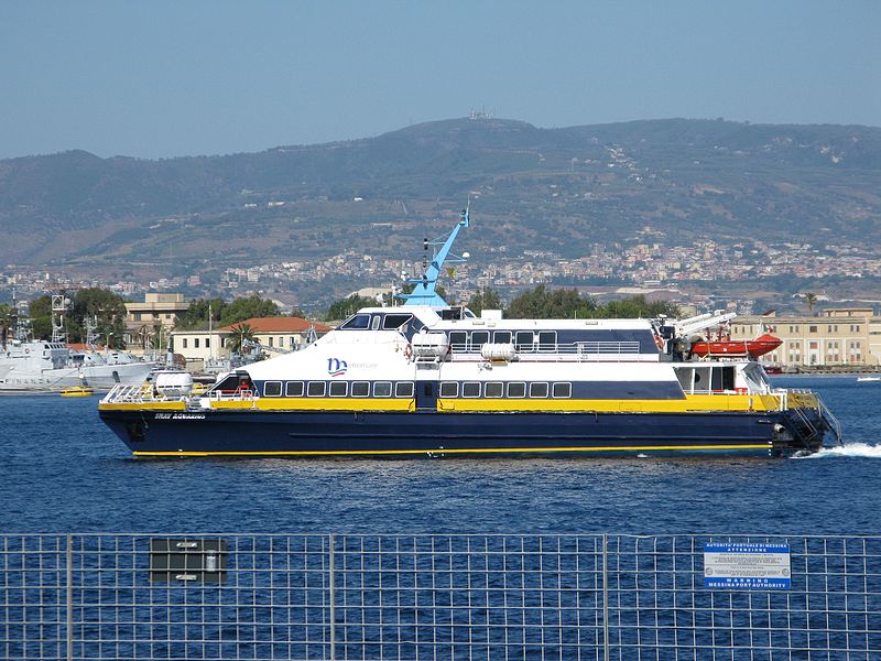 File:High speed craft Snav Aquarius (IMO 9008809) leaving Harbour of Messina - Sicily - Italy - 3 June 2013 - (1).jpg