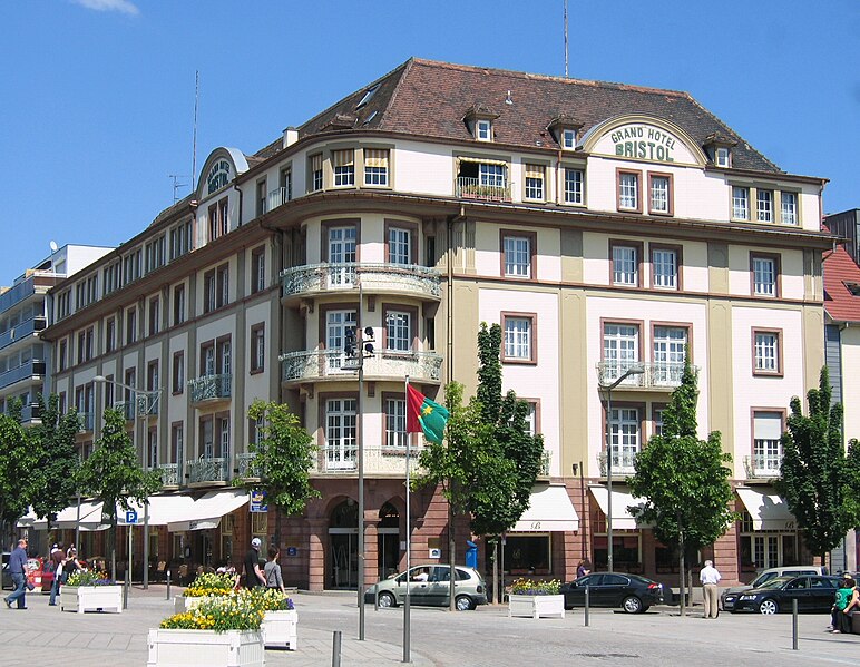 File:Hotelbristol.JPG