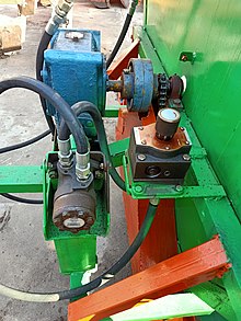 Hydraulic motor and flow controller Hydraulic Motor and flow controller.jpg