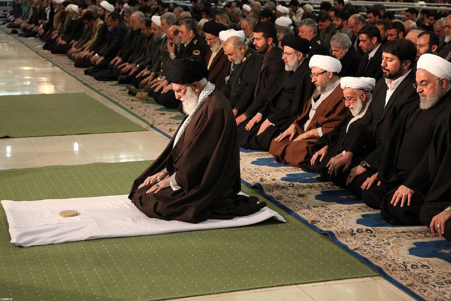 Imam Khamenei led the Friday prayers (2020-01-17) 1.jpg