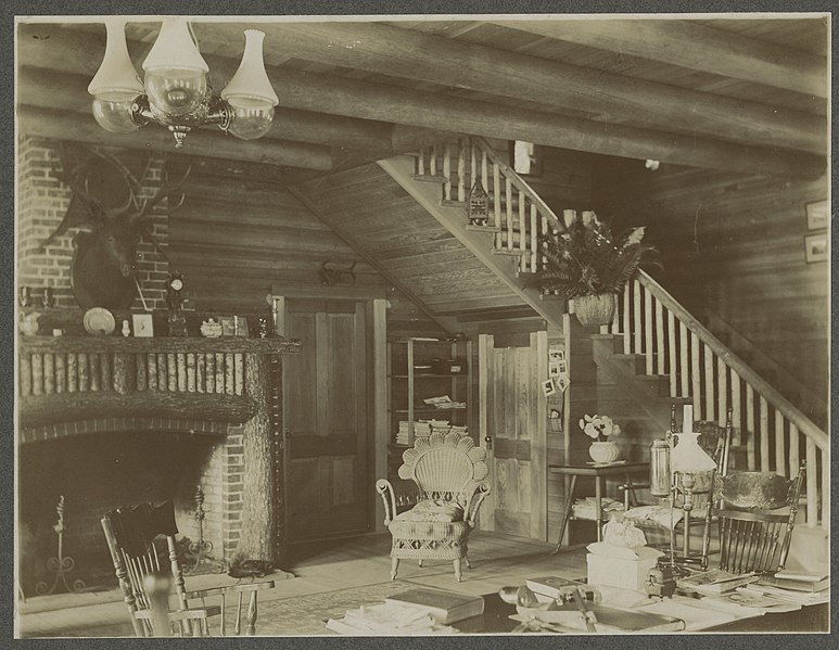 File:Interior of Antlers Hotel on Lake Cushman, ca. 1898 - DPLA - bc511324b39f448e16072284ed018064.jpg