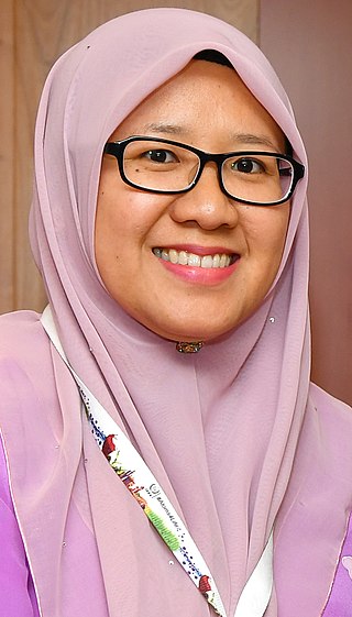 <span class="mw-page-title-main">Isnaraissah Munirah Majilis</span> Malaysian politician