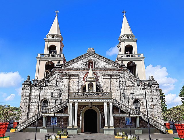 Image: Jaro Cathedral (Catedral de Jaro) (cropped)