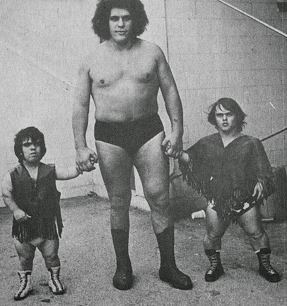 André the Giant with midget wrestlers Joe Russell and Tom Thumb